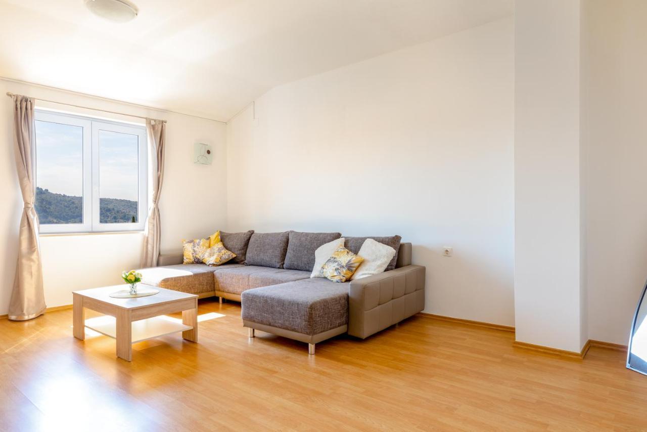 Apartments Villa Maja โรกอซนิซา ภายนอก รูปภาพ