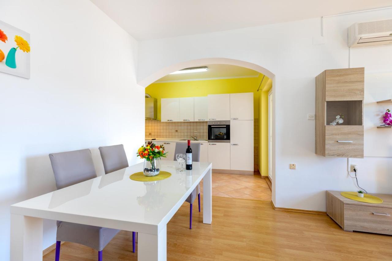 Apartments Villa Maja โรกอซนิซา ภายนอก รูปภาพ