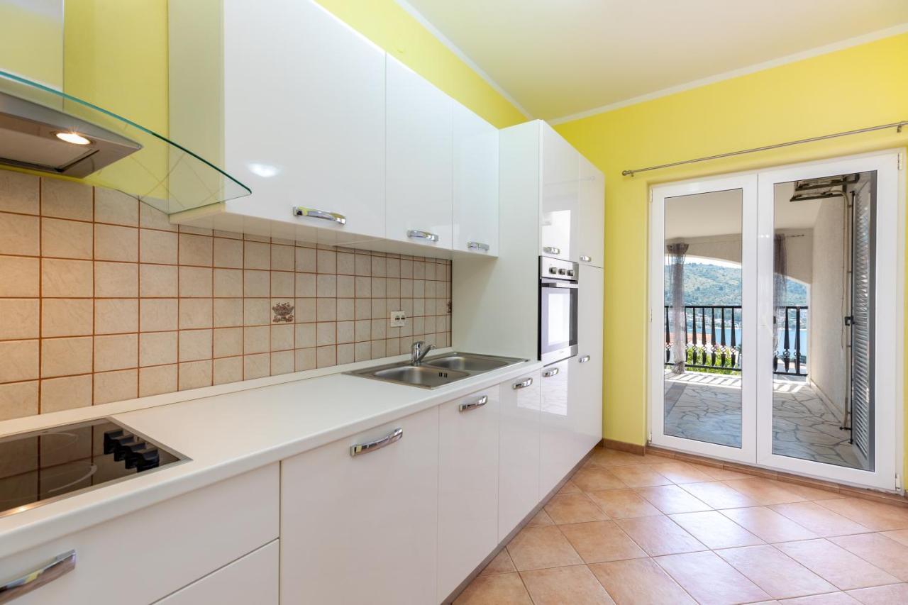 Apartments Villa Maja โรกอซนิซา ภายนอก รูปภาพ