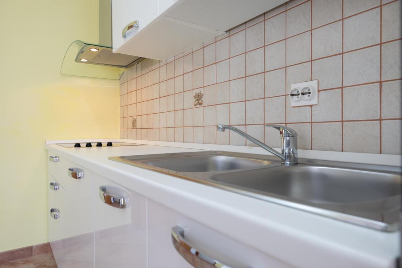 Apartments Villa Maja โรกอซนิซา ภายนอก รูปภาพ