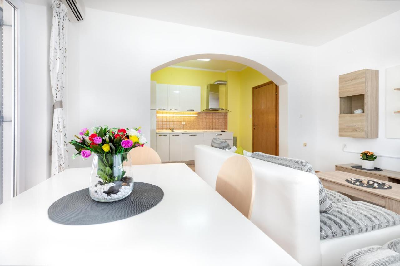 Apartments Villa Maja โรกอซนิซา ภายนอก รูปภาพ