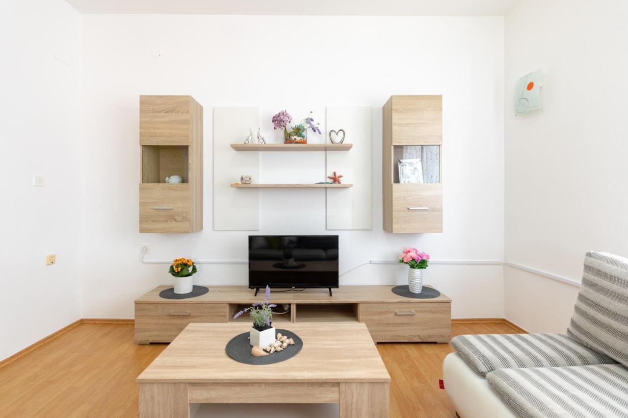 Apartments Villa Maja โรกอซนิซา ภายนอก รูปภาพ