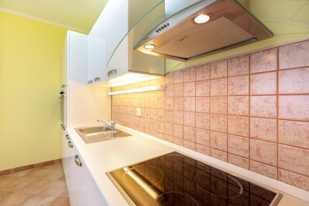 Apartments Villa Maja โรกอซนิซา ภายนอก รูปภาพ