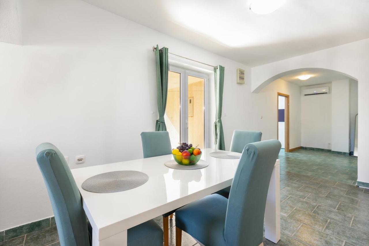 Apartments Villa Maja โรกอซนิซา ภายนอก รูปภาพ