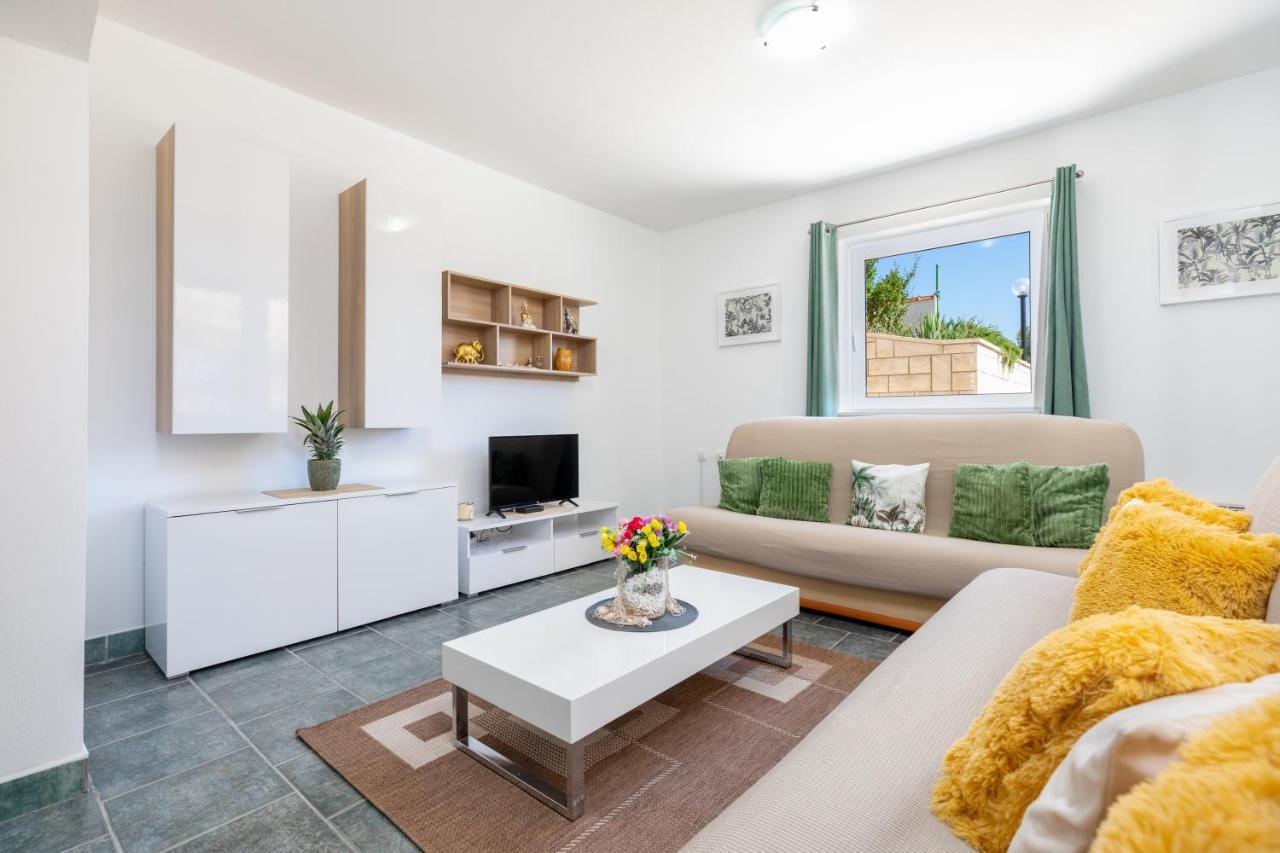 Apartments Villa Maja โรกอซนิซา ภายนอก รูปภาพ