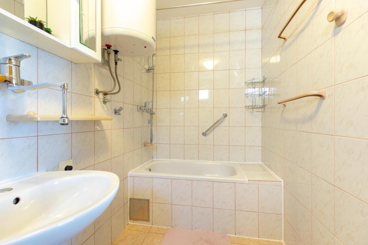Apartments Villa Maja โรกอซนิซา ภายนอก รูปภาพ