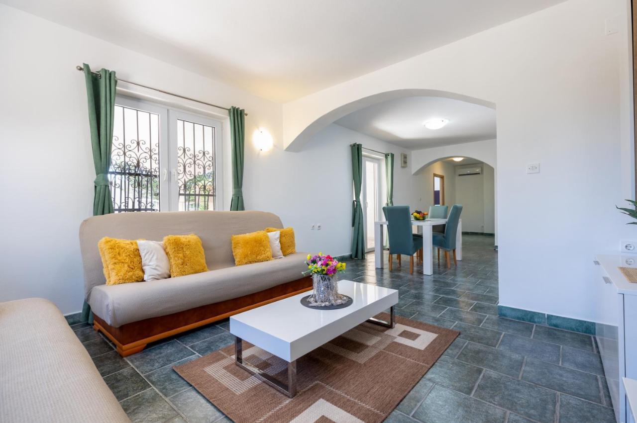 Apartments Villa Maja โรกอซนิซา ภายนอก รูปภาพ