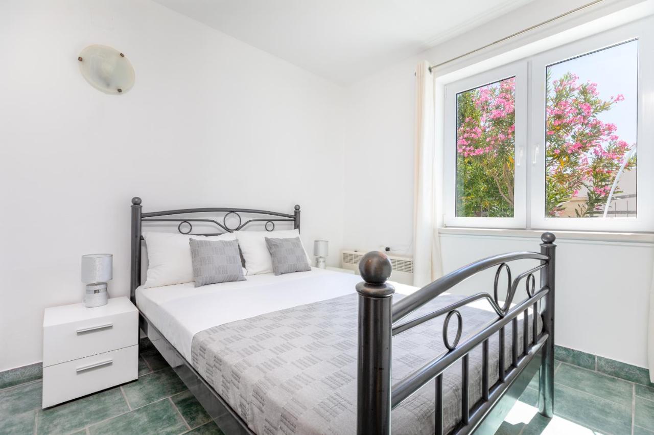 Apartments Villa Maja โรกอซนิซา ภายนอก รูปภาพ