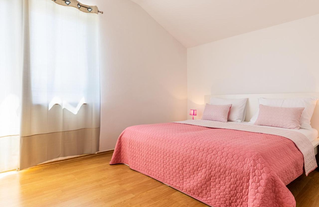 Apartments Villa Maja โรกอซนิซา ภายนอก รูปภาพ